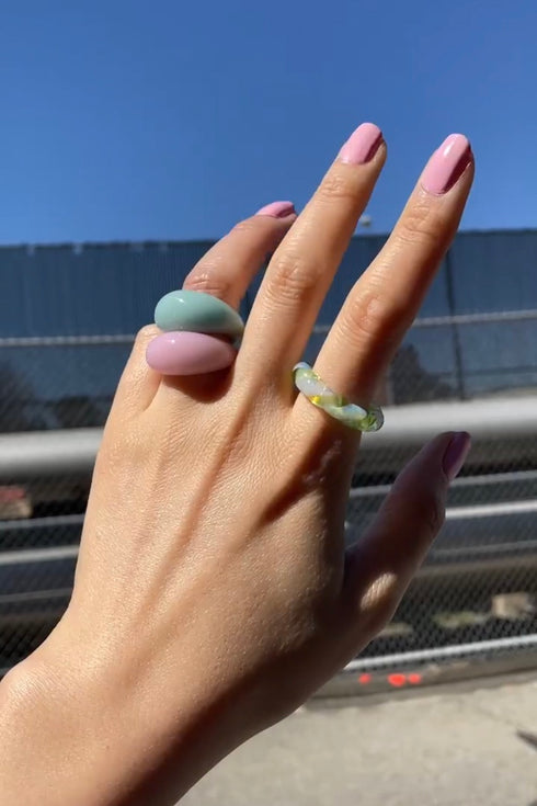 BOLD GLASS RING PINK